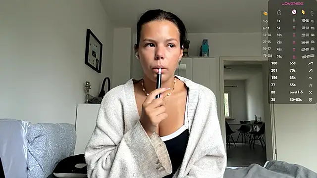 MaydaCornwall online show from September 30, 2025, 7:02 am