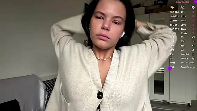 MaydaCornwall online show from December 19, 2025, 7:59 am