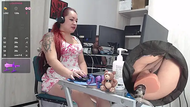 Snapshot of leidydi223 chatting on November 22, 2025, 2:27 pm leidydi223 online show from November 22, 2025, 2:27 pm