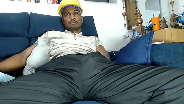 ElCaballeroNegro24 online show from March 2, 2026, 7:10 pm