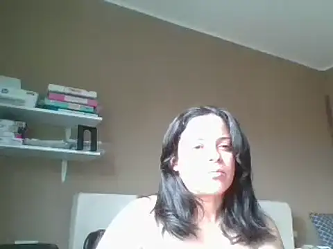 Snapshot of ITALIANASISIXX chatting on April 14, 2026, 6:52 am ITALIANASISIXX online show from April 14, 2026, 6:52 am