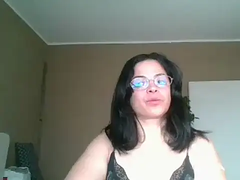 Snapshot of ITALIANASISIXX chatting on April 15, 2026, 7:15 am ITALIANASISIXX online show from April 15, 2026, 7:15 am