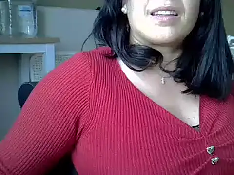 Snapshot of ITALIANASISIXX chatting on May 19, 2026, 1:28 pm ITALIANASISIXX online show from May 19, 2026, 1:28 pm