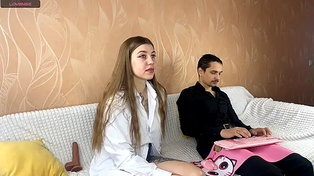 VelvetMiley online show from November 28, 2025, 4:04 am