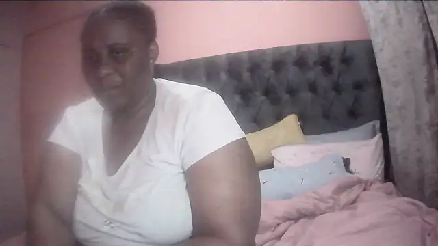 HUGEASSXXXXX online show from March 13, 2026, 6:25 pm