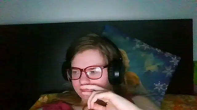 Moonolighta online show from September 22, 2025, 6:37 am