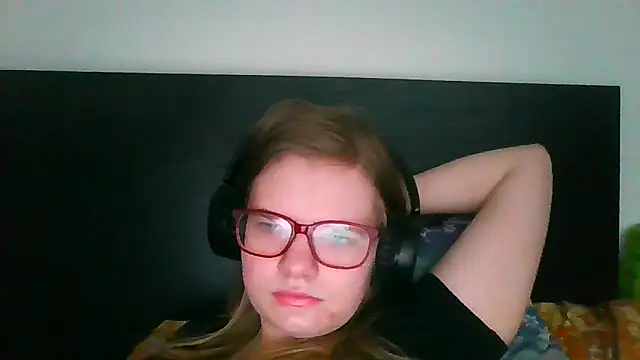 Moonolighta online show from March 10, 2026, 8:52 am