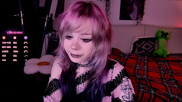 Lollyshy online show from November 3, 2025, 11:22 am