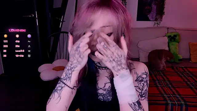 Lollyshy online show from November 10, 2025, 10:25 am