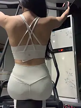 jiajia L online show from February 12, 2026, 2:12 pm