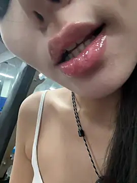 jiajia L online show from March 15, 2026, 11:49 am