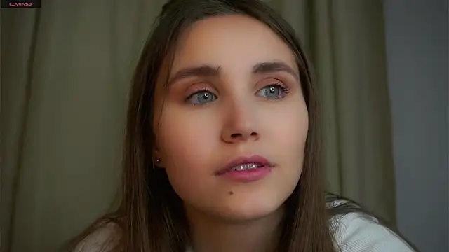 EthalFlowers online show from December 3, 2025, 1:02 am