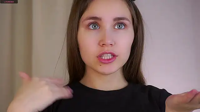 EthalFlowers online show from December 17, 2025, 11:33 pm