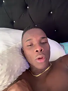 Snapshot of Brycce_santos chatting on April 26, 2026, 8:28 pm Brycce santos online show from April 26, 2026, 8:28 pm