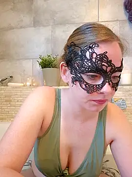 Snapshot of Squirtingcouple9094 chatting on November 7, 2025, 8:14 am Squirtingcouple9094 online show from November 7, 2025, 8:14 am