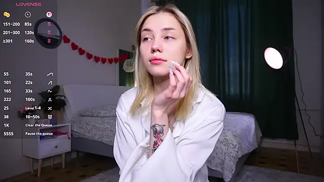 LilianBenskin online show from March 9, 2026, 6:28 am