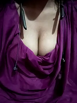 Snapshot of kaviyaponnu0987 chatting on February 1, 2026, 2:04 pm kaviyaponnu0987 online show from February 1, 2026, 2:04 pm