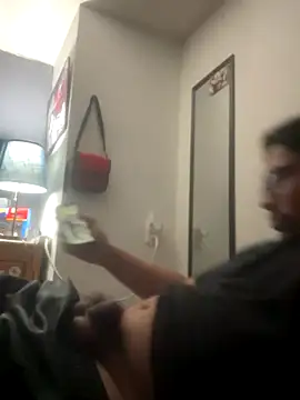 Ero 35 online show from December 3, 2025, 5:37 am