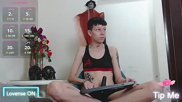 LiamBrown09 online show from October 13, 2025, 7:14 pm