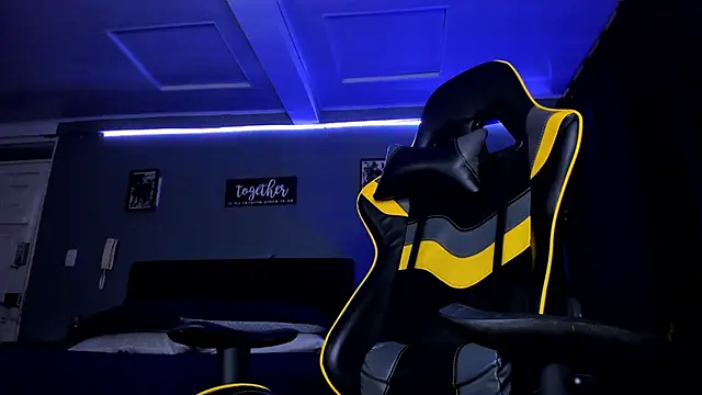 alexgiraldo   online show from September 22, 2025, 11:01 am