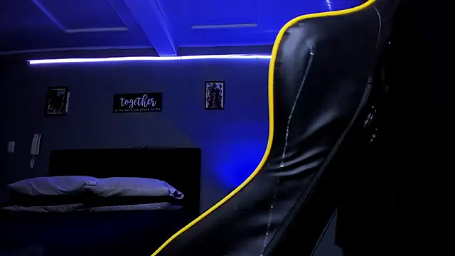 alexgiraldo   online show from November 1, 2025, 10:50 am