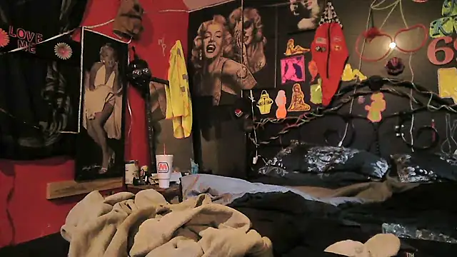 Splash Queen420 online show from April 19, 2026, 12:43 am