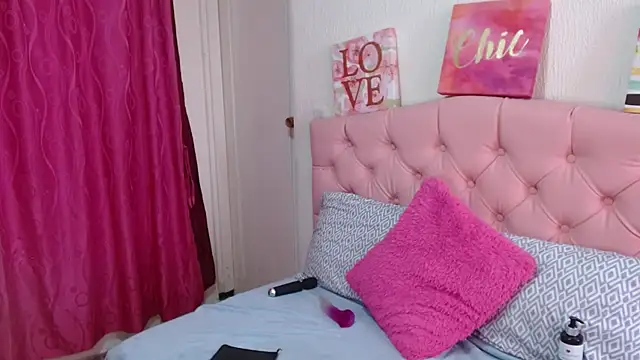 Emma-Flowers online show from October 8, 2025, 7:11 pm