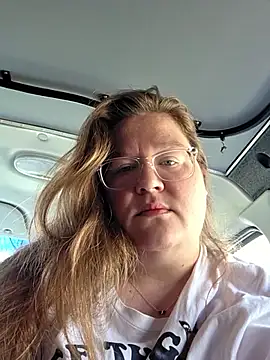 Snapshot of Love86Emily chatting on May 5, 2026, 1:19 pm Love86Emily online show from May 5, 2026, 1:19 pm