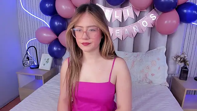 SamanthaPeachss online show from September 19, 2025, 12:28 pm