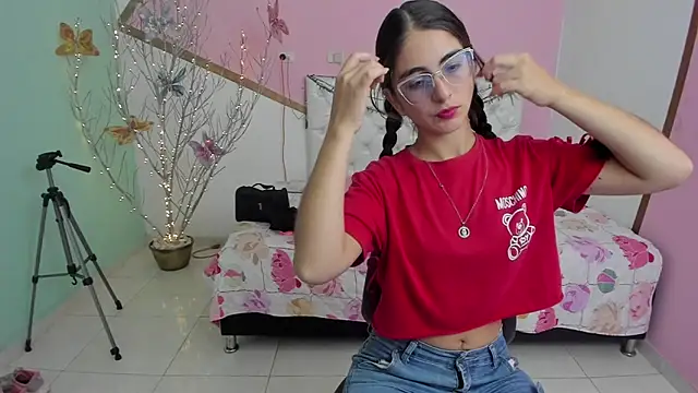 sofi san online show from November 21, 2025, 1:43 pm