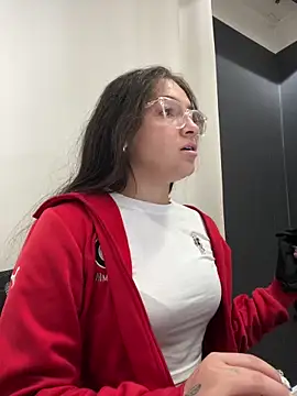 Alyha Cortes online show from November 14, 2025, 12:26 pm