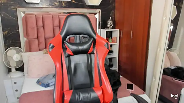 sara slut21 online show from January 8, 2025, 9:34 pm