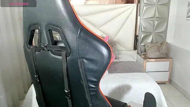 sara slut21 online show from January 15, 2025, 10:46 pm