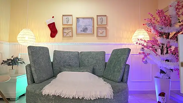 LoonaNyx online show from December 3, 2025, 11:30 am