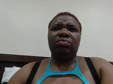 VoluptuousXX5 online show from September 10, 2025, 4:23 am