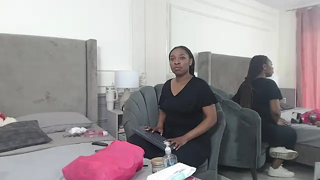 NatashaSilver online show from October 4, 2025, 1:20 pm