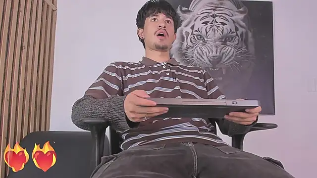 DimitriDeluxe online show from October 18, 2025, 8:09 pm