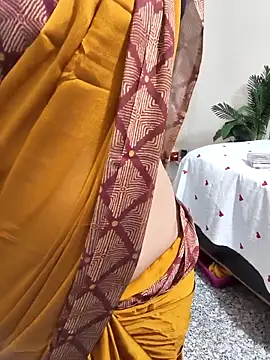 Shalu G online show from April 4, 2026, 5:21 pm