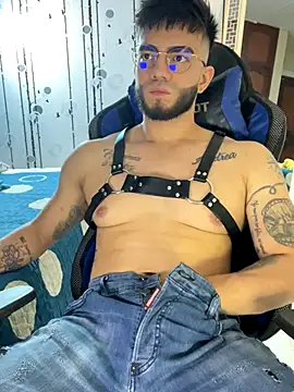 Snapshot of King_Draven3 chatting on December 3, 2025, 7:34 pm King Draven3 online show from December 3, 2025, 7:34 pm