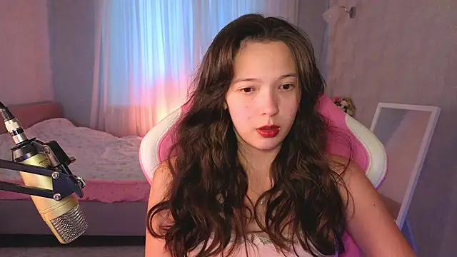 yuna sunshy online show from July 18, 2026, 1:10 am