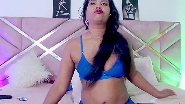 sofia 07 online show from November 26, 2025, 6:42 pm