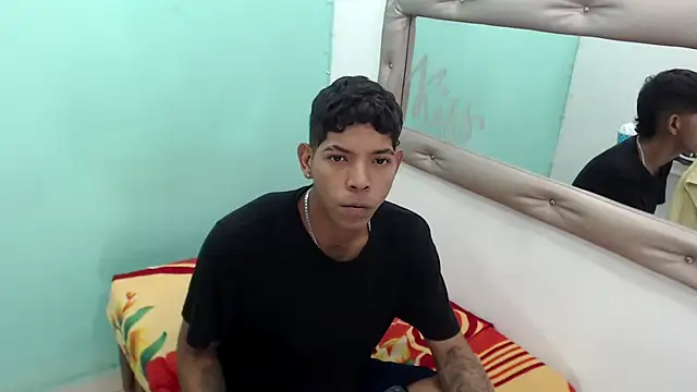 kloe matias online show from September 25, 2025, 1:53 am