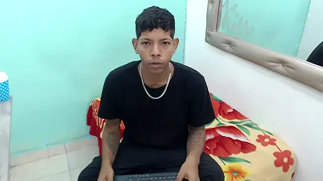kloe matias online show from September 26, 2025, 1:31 am