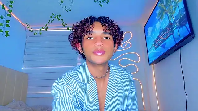 Aaron Wiinter online show from October 24, 2025, 8:38 pm