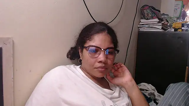 madelene online show from February 12, 2025, 1:41 am