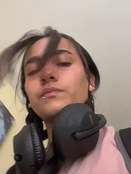 MiaRousexxx  online show from November 21, 2025, 3:44 pm