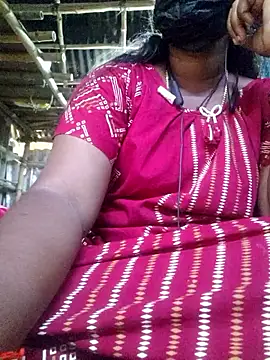 Snapshot of Tamildivya18 chatting on May 5, 2026, 8:33 am Tamildivya18 online show from May 5, 2026, 8:33 am