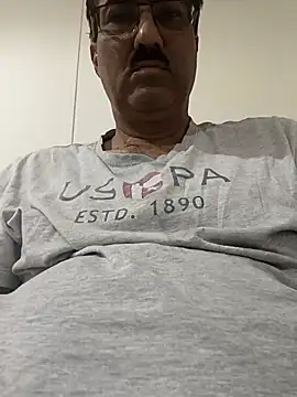 moonflower25 online show from October 23, 2025, 4:34 am