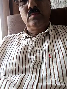 moonflower25 online show from December 16, 2025, 5:12 am