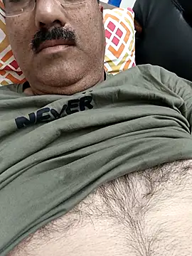 moonflower25 online show from February 11, 2026, 2:27 am